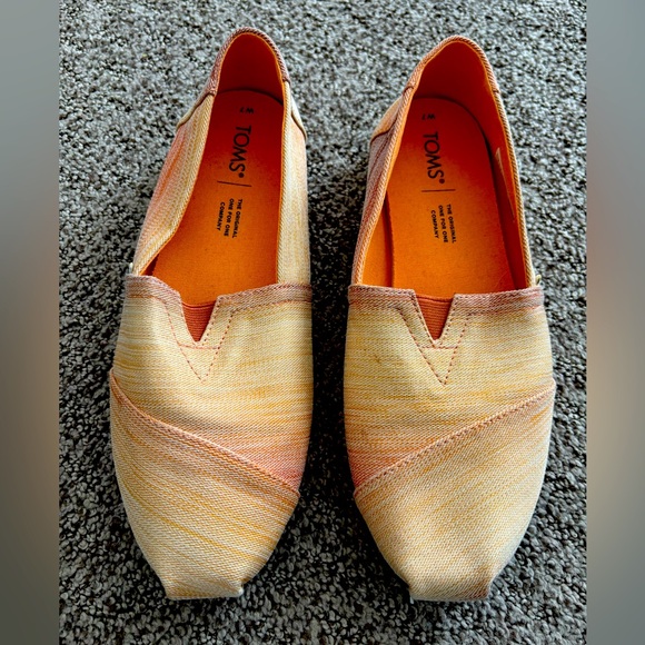 TOMS Women’s Ombré Slip-On Shoes - Picture 1 of 3